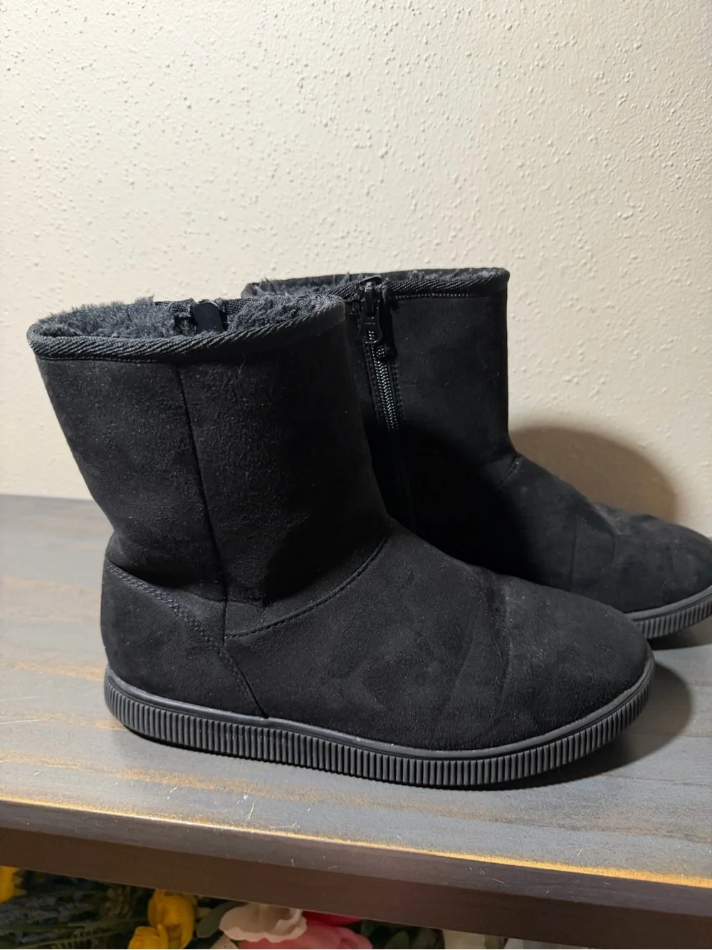 Cat & Jack Kids Black Plush-Lined Winter Boots size 5
